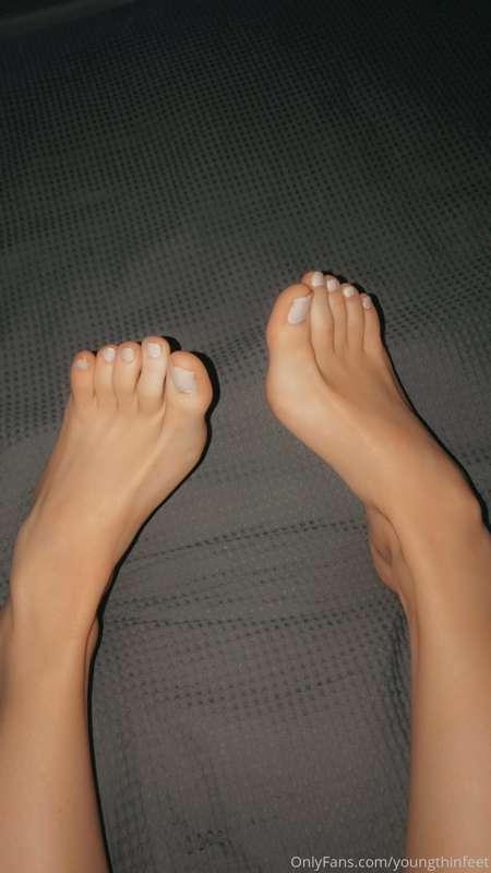 Clean, white toes!!🤍🤍