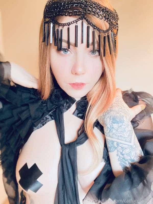 Daedric princess kinda mood 💉🩸