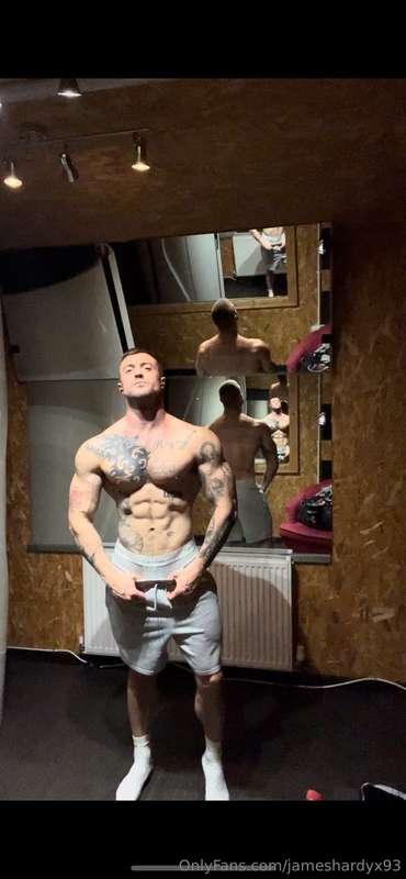 Little flexing and posing 😜😜 …. And more 😈