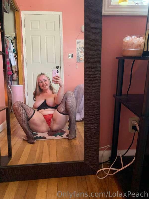 lolaxpeach image #1