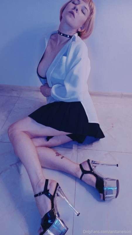 What do you think of my image as a hot student? Would you te..