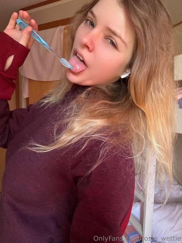 Missed me?🙈 Check your DMs 💋