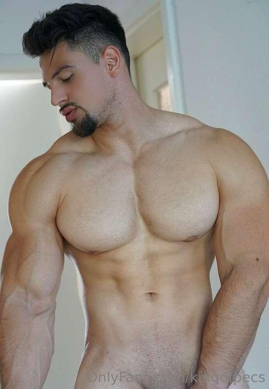 Would u like to whorshipp that pecs ? ☺️🔥
Are u  ready for n..