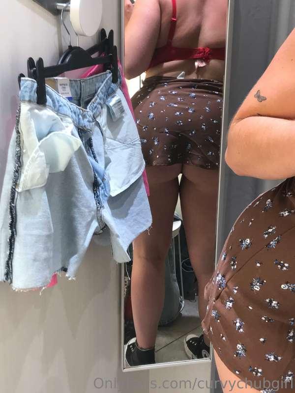 Shopping is life 🙈🍑