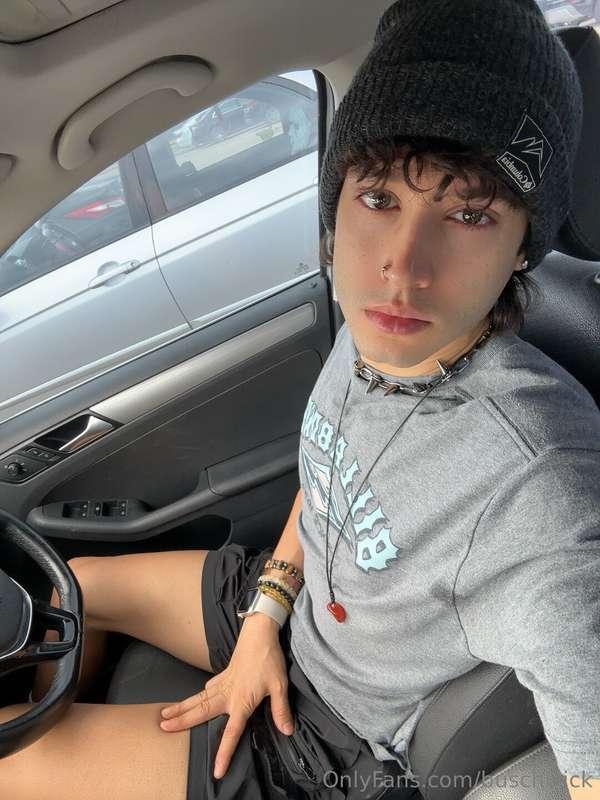 who would suck me in the car? 😈
