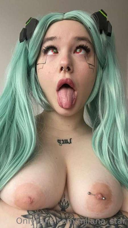 Her face is ready to be covered in daddy sauce💦
@cosplayfoxy..