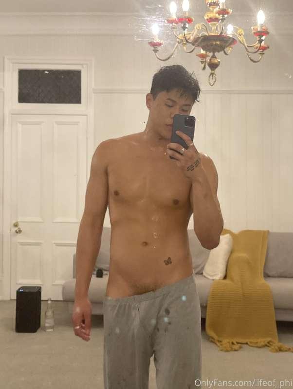 Sweaty 💦💦