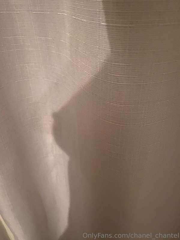 Playful shadows.   🤎Tip me if you wanna see more🤎 ✨different..