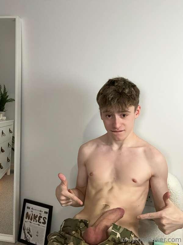 tombakerx image #0
