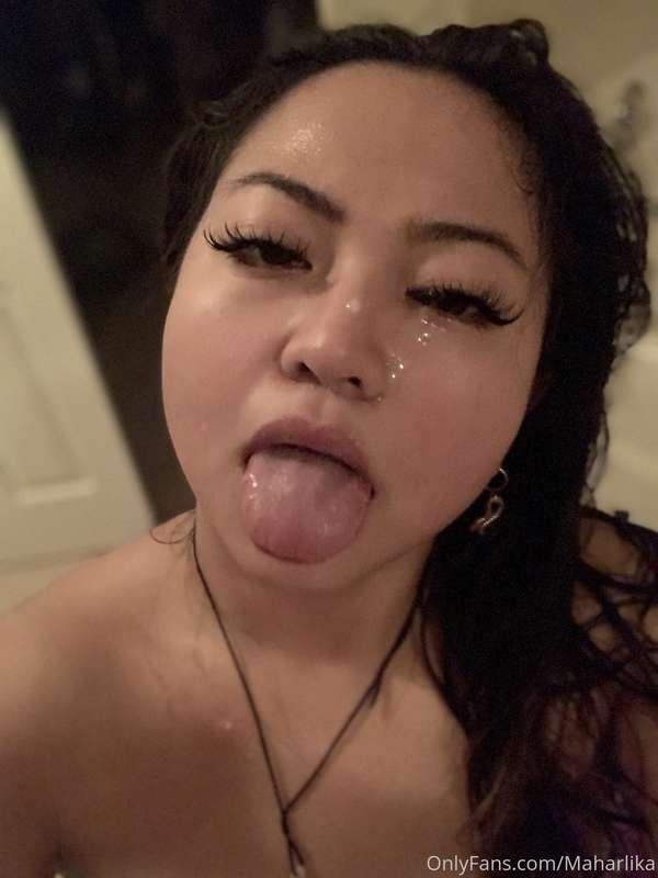 Cumshot target. Swallowed most of it I couldn’t resist