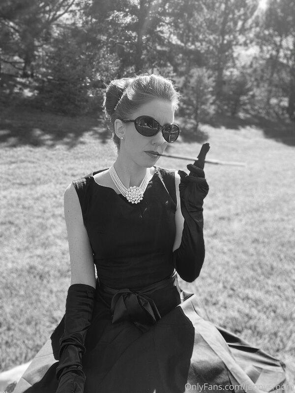 I have some Audrey Hepburn vibes for you today! Thanks to Ad..