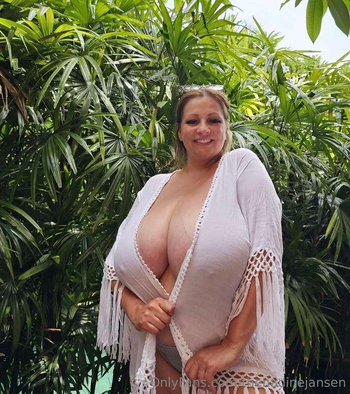 Thank you very much for the white top 🥰🥰🥰🥰