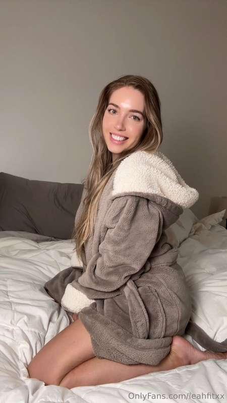 Sunday is for relaxing in bed, so why dont you swipe left an..