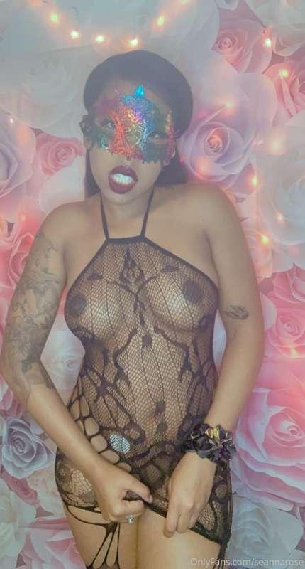 Let me be your fantasy 🧞‍♀️ daddy 🤫