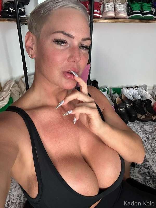 Can I help you cum today? 💋💦💦💦Pics and videos where we can c..