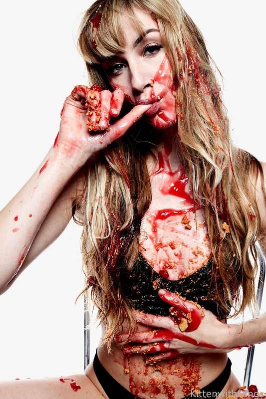 kittenwithfangs image #1