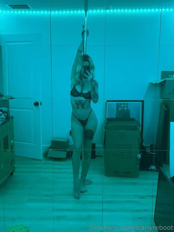 The moving boxes really add to my aura 