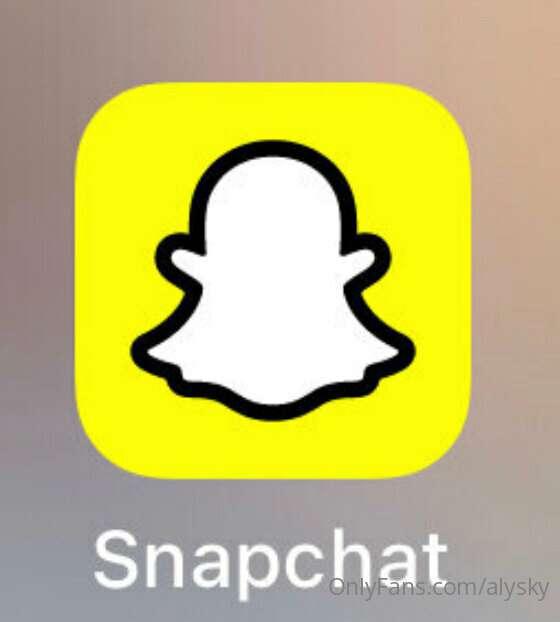 A lot of y’all have been asking if I have Snapchat. I have d..