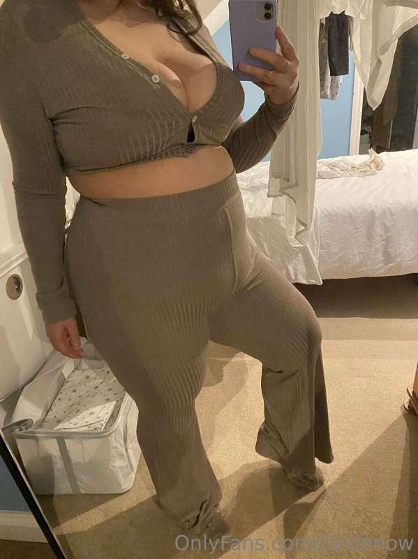 feedmephoebe image #0