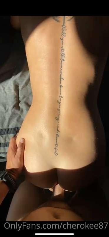 Who loves back dimples while in this position? 😜😈