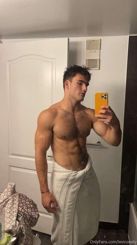 would you take off this towel for me? 👀