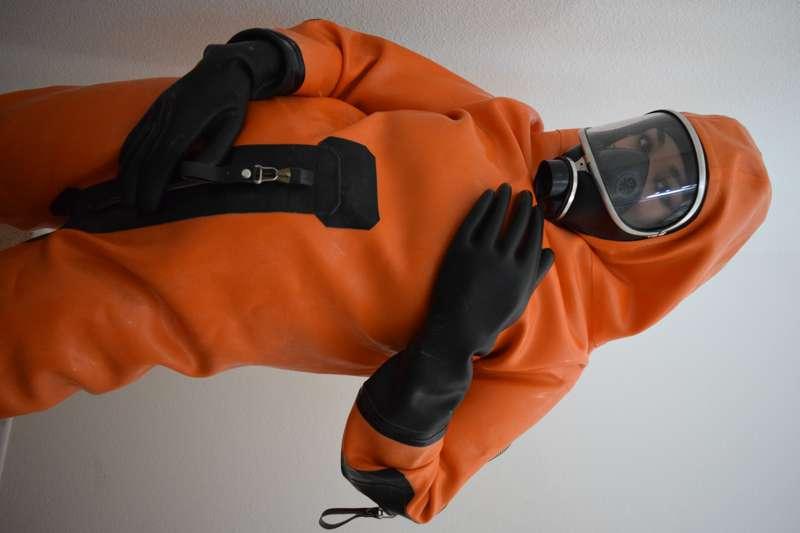 063 - Heavy Orange MD-Latex Suit (Part 6)