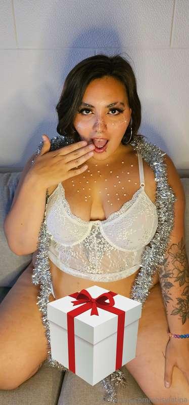 😈Want to see the toys the elves make for me? 😈