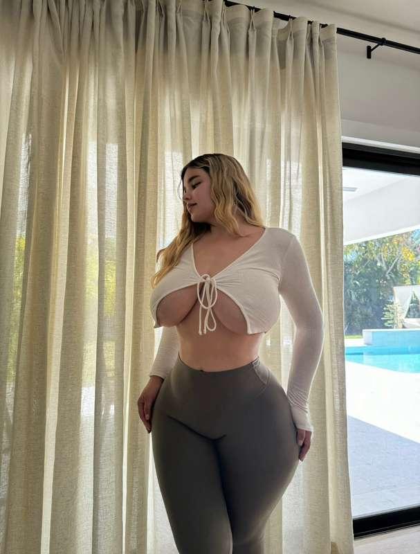 Looking for your full attention❤️