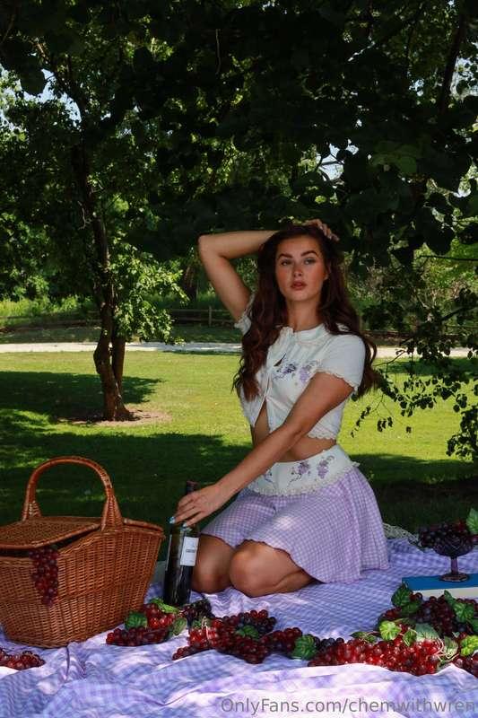 Come have a picnic with me 🤭