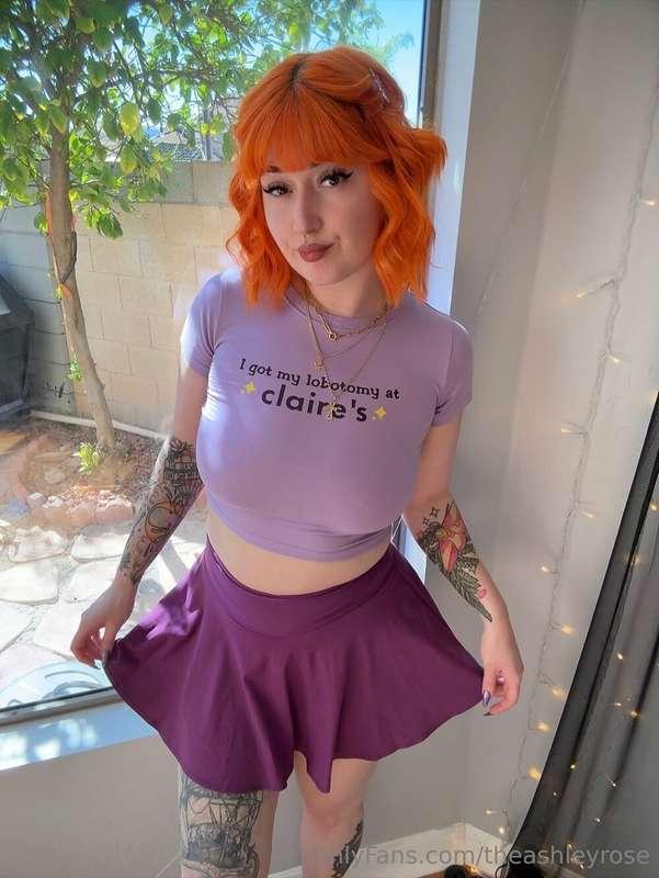 Want to see what's under my skirt? 🥵😈