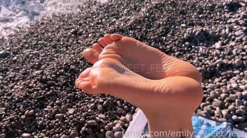 emily_sweet_feet image #1