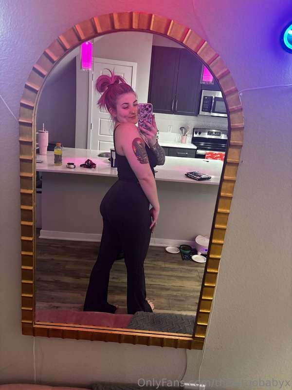 how would you describe yourself...using only emoji's! 💋💕🍒👅(c..