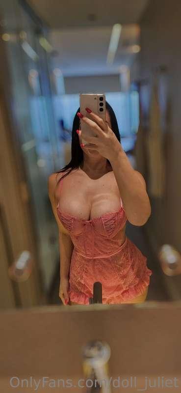 I want to know more about you. Text me 😍