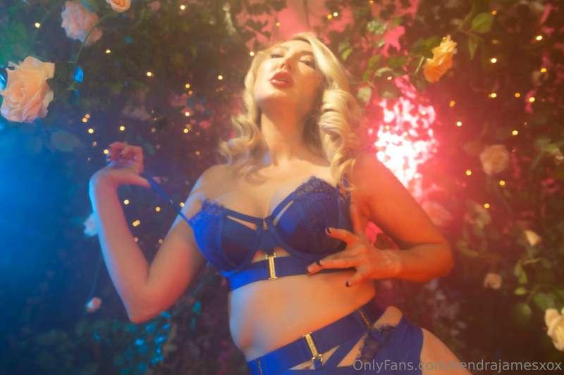 kendrajamesvip main image