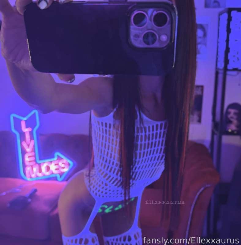 ellexxaurus image #3