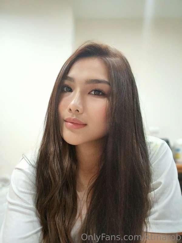 Feeling blank like my plain white shirt.. 😐
Such a boring da..