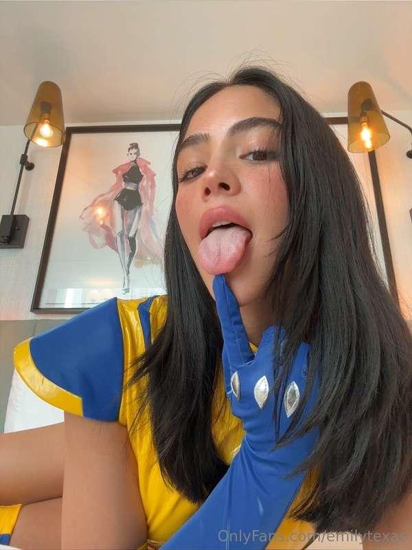 should i pull up to tomorrow’s live in a kinky little outfit..