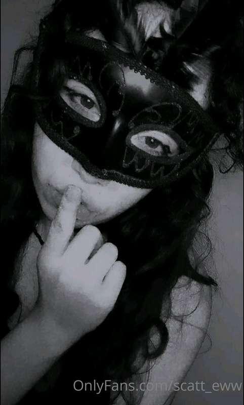 Black and white 🖤 Do you like photos like this?  I love them..