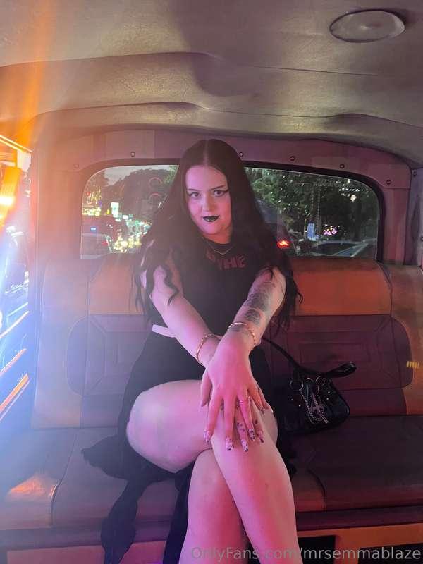 I look so hot I wanna fuck a clone of myself 😂 