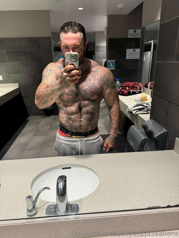 Hi friends! ..Have a wonderful Sunday I’ll post some fun 🥵 s..