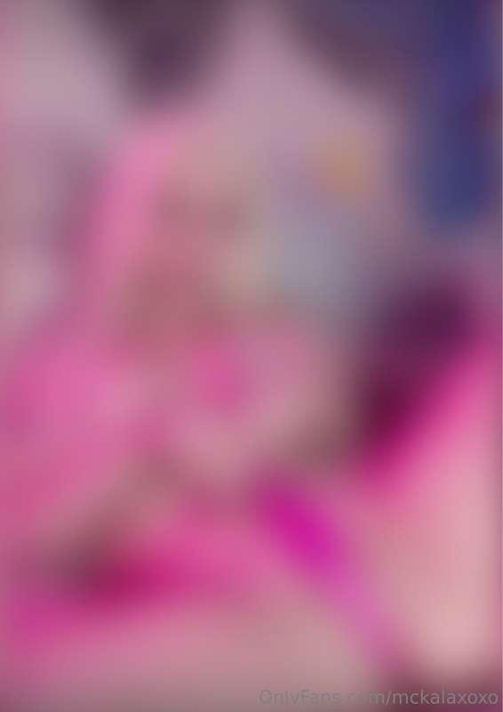 My juicy pussy needs to be used right now babe 💦