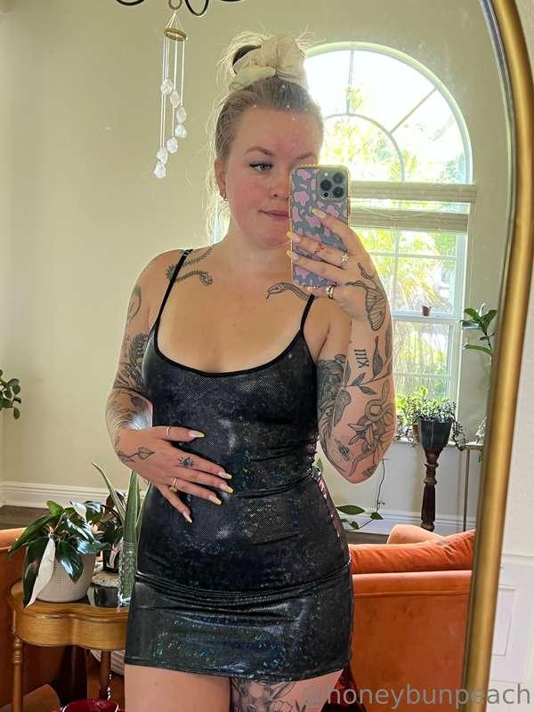 I post nudes 👉🏼 @honeybunpeach 🖤