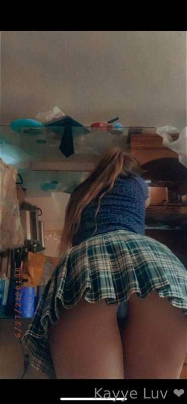 I know you wanna bend me over