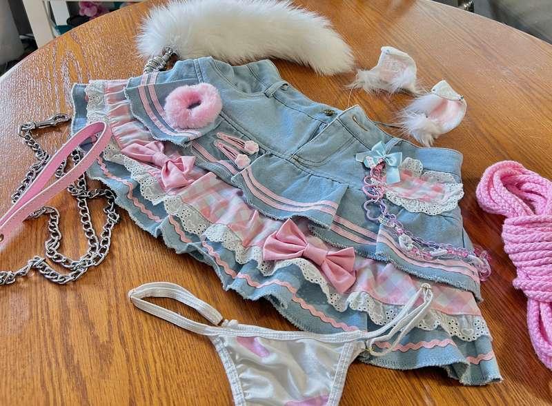 little outfit teaser of what’s coming this weekenddd :3 🦴