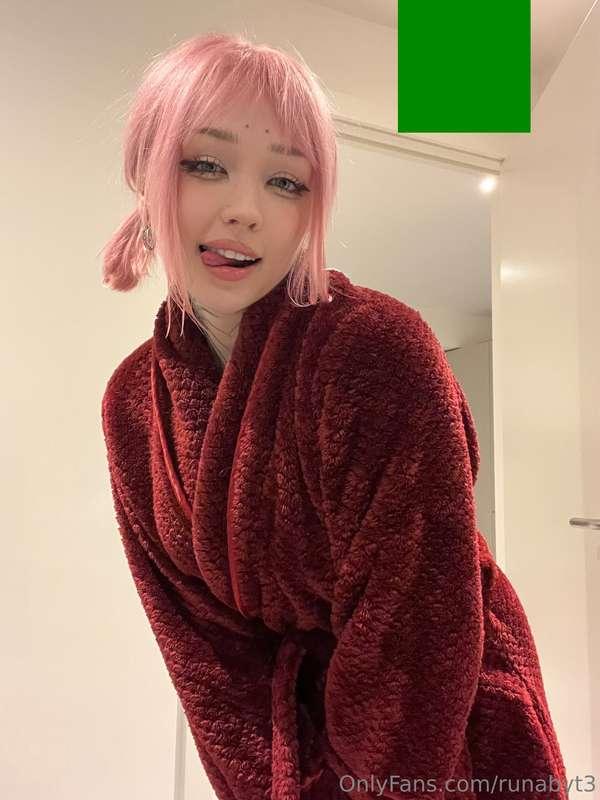 DM me and ill open my robe >.< runa claus has some loot for ..