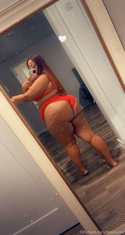 Hey daddy. Reds my new favorite color 💦