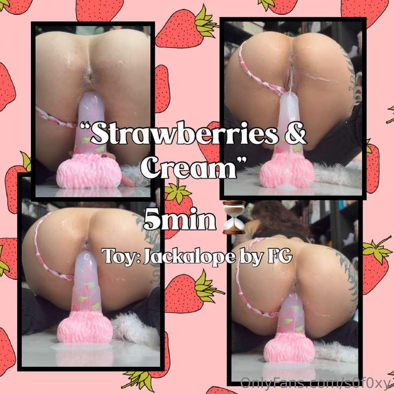 🍓Strawberries & Cream🍓I hope you like strawberries… and LOTS..