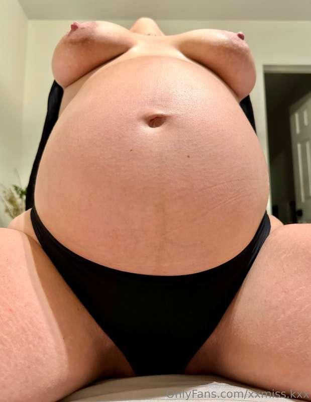 Incoming preggo MILF! I need a cock to bounce on 😈🤪