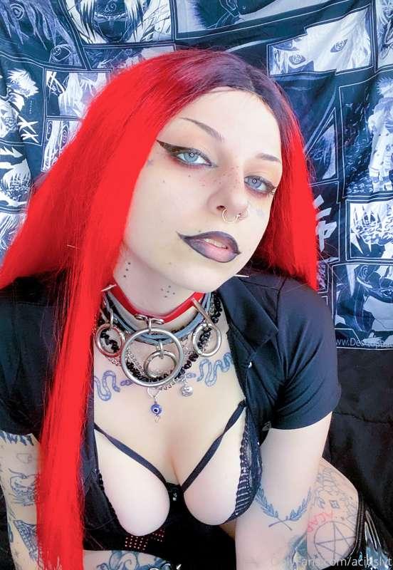 Vamp nurse here to get some bl00d 🩸🩸