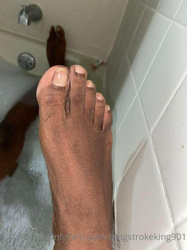 Gotta keep the feet clean 🧼